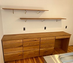キッチンバックカウンター　上棚付き　ホワイトオーク材　¥420,000〜　W2600mm