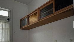 吊り棚　杉材　一部合板　輸入ガラス　¥80,000〜　W2200mm
