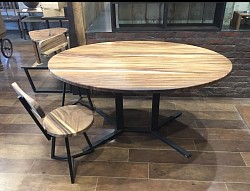 オーバルダイニングテーブル　モンキーポッド材　アイアン脚　¥250,000〜　W1400mm